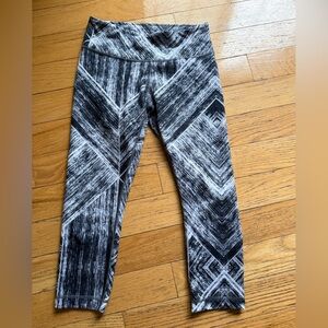 Lululemon Wunder Under Crop II size 8 leggings - 22”